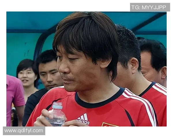 足球巨星为儿子牺牲事业高峰全力陪伴成长展现父爱无疆